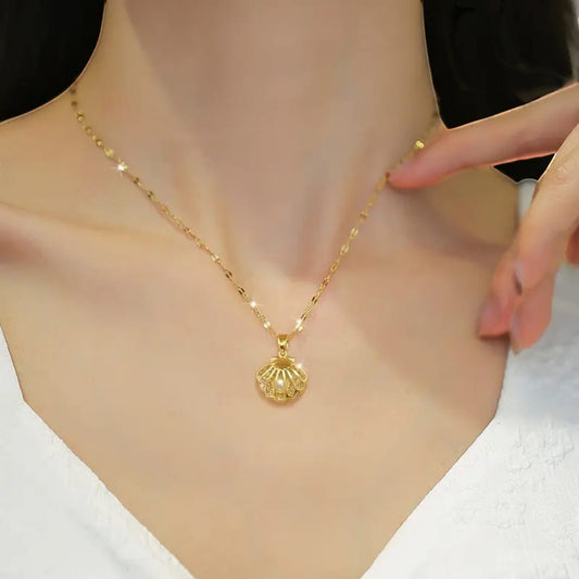 Pearl Shell Pendant Necklace Titliya