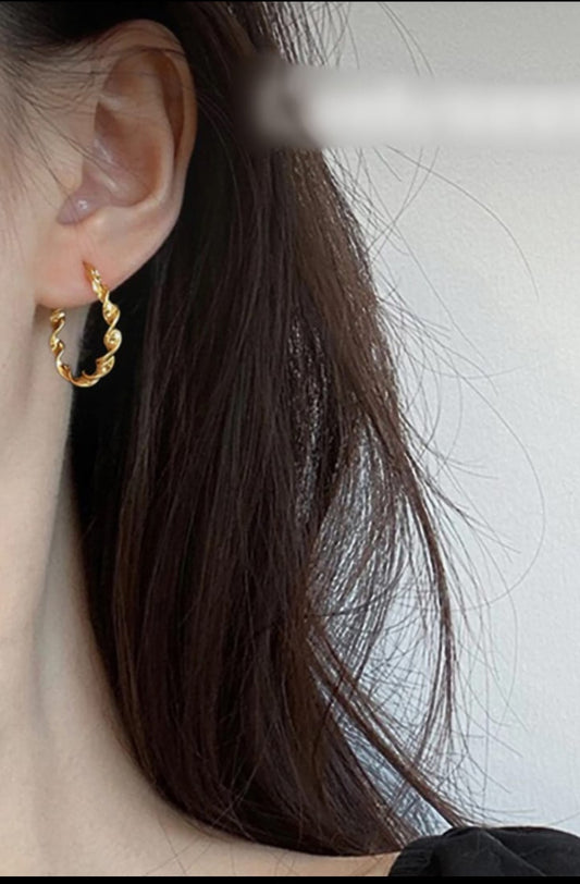 Golden Twisted Earring-small Titliya