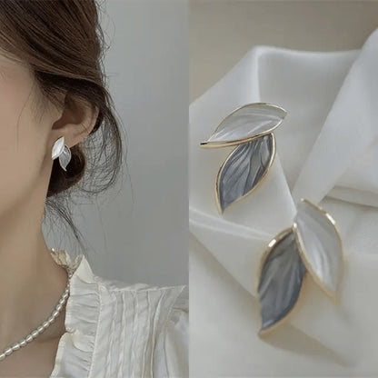 White Leaf Shape Korean Stud Titliya