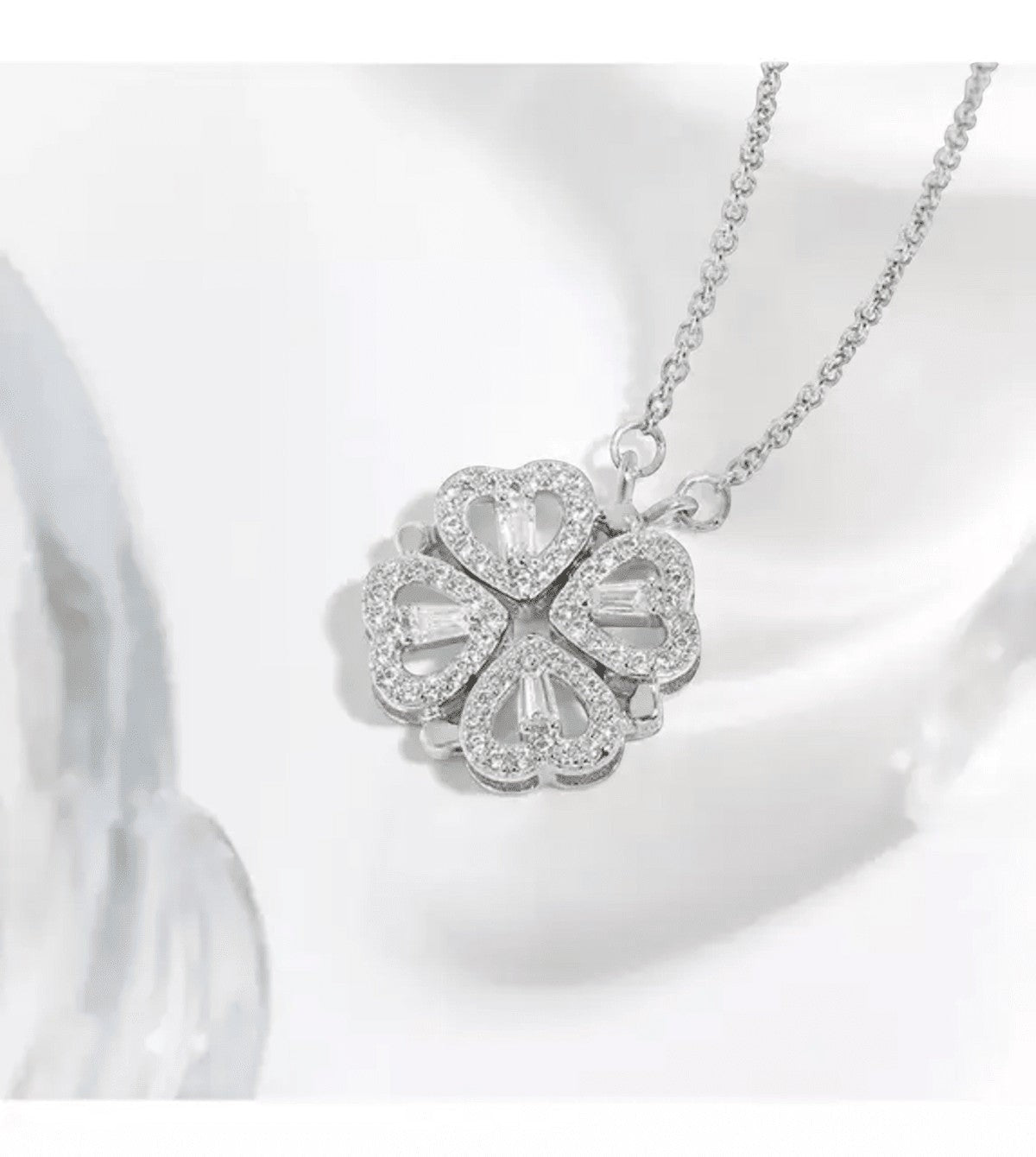 Four Heart Magnetic Pendant Necklace Titliya