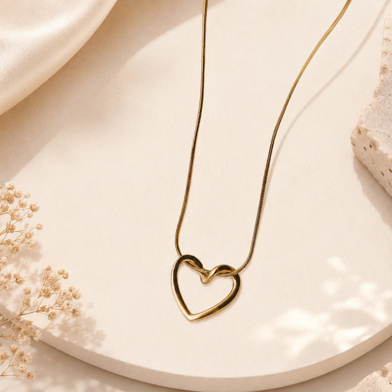 Korean Anti-Tarnish Gold Heart Pendant Necklace | Minimal Korean Jewellery