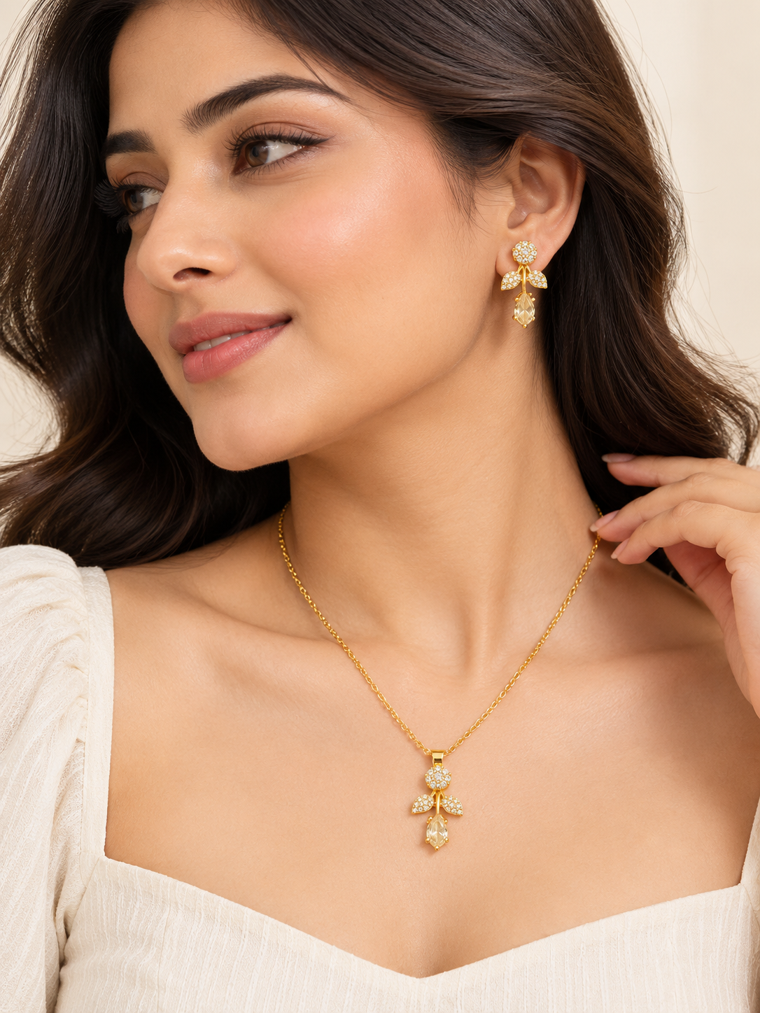 TITLIYA Korean Style Gold Crystal Flower Pendant Necklace for Women