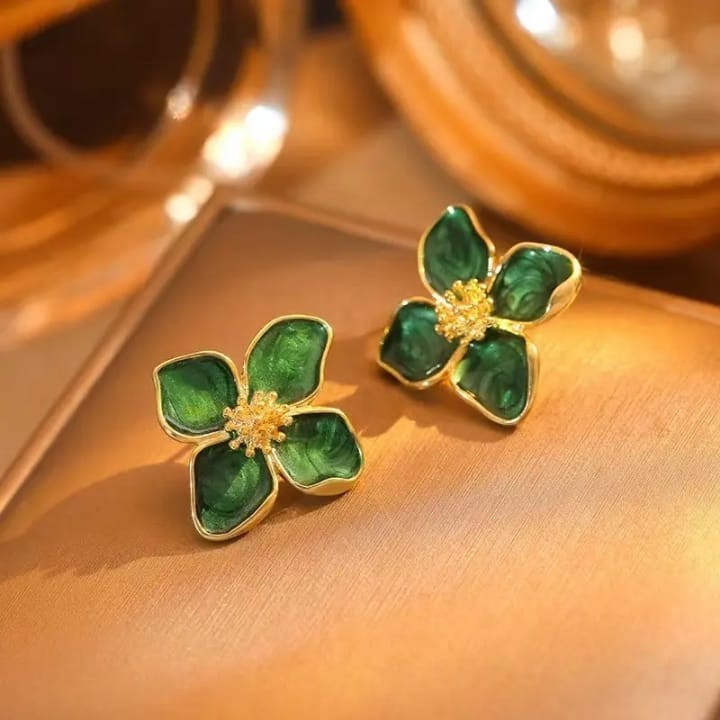 TITLIYA green flower stud earrings with gold trim and sparkling center, perfect for elegant daily wear.